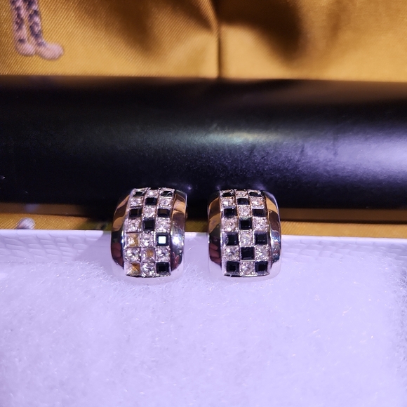 DIOR *RARE* Vintage Checkered silver tone earrings - Picture 3 of 6